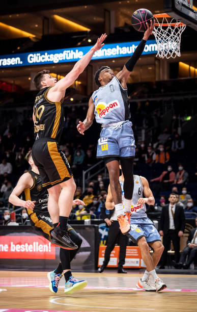 两名的位置 两名的位置